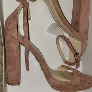 Shoes / Heels